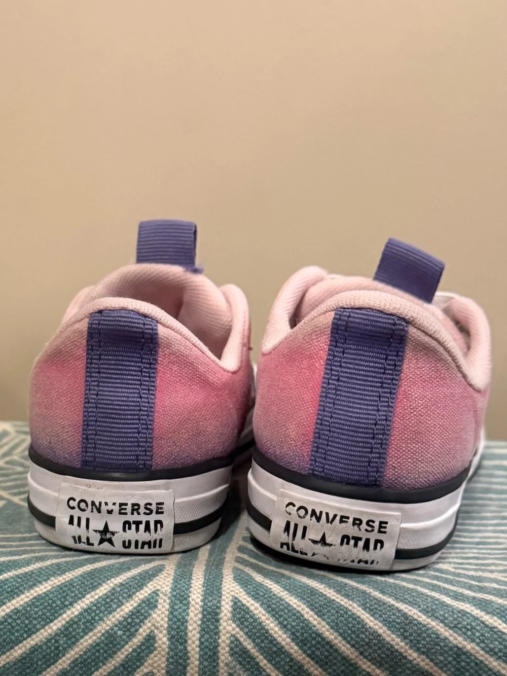 Converse cute low